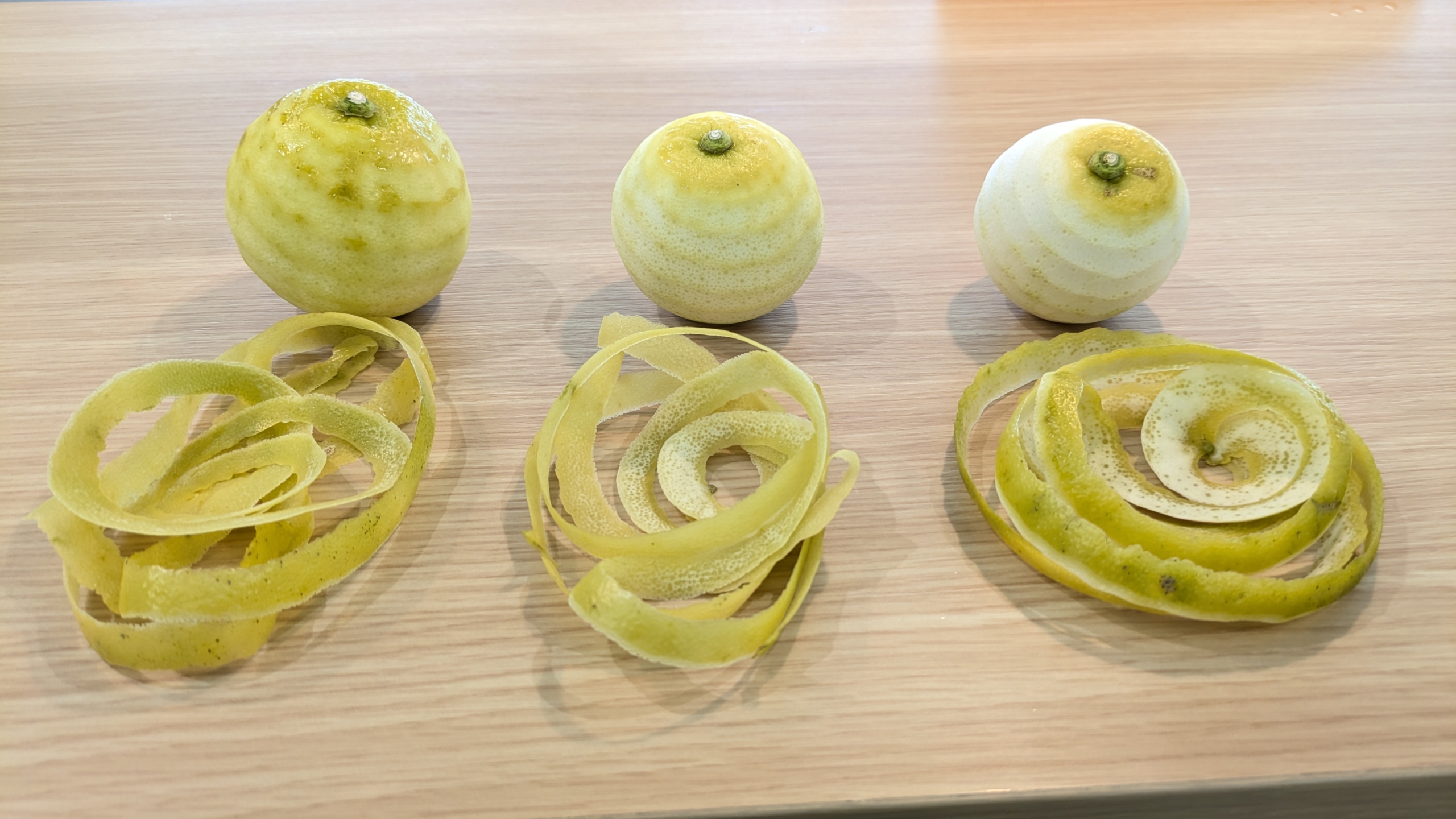 3種のピーラーによる皮の厚さ比較